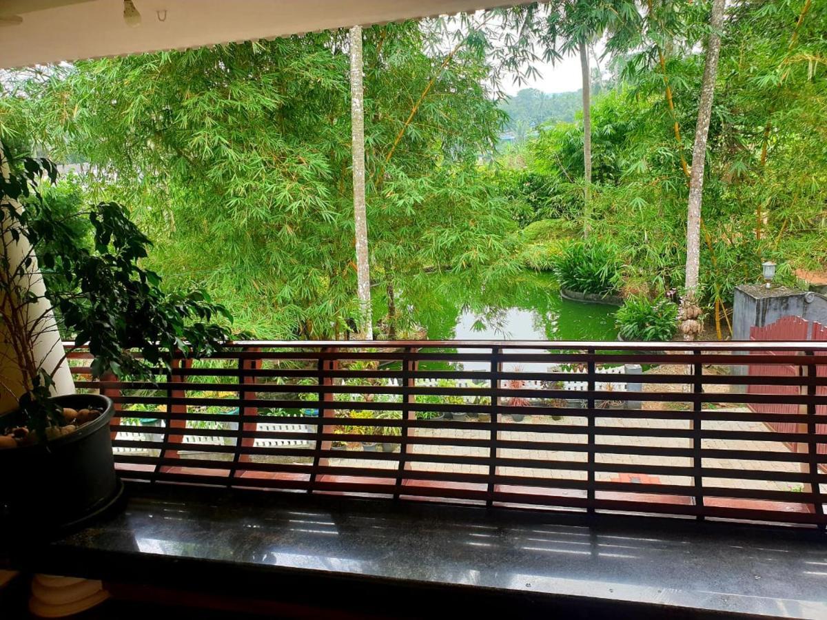 Amritham Holidays Homestay Trivandrum 特里凡得琅 外观 照片