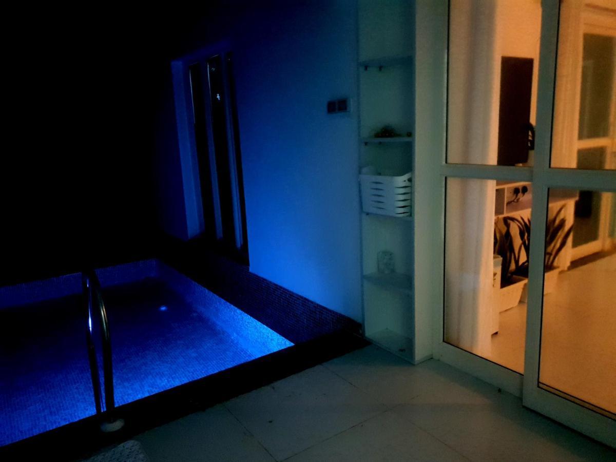 Amritham Holidays Homestay Trivandrum 特里凡得琅 外观 照片