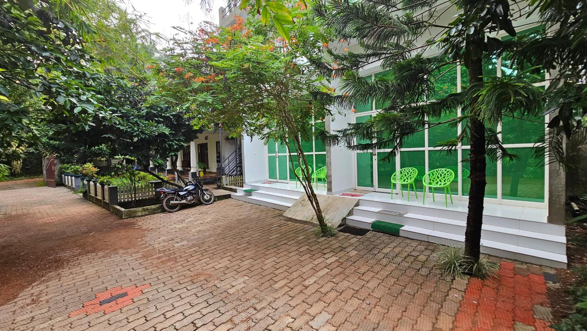 Amritham Holidays Homestay Trivandrum 特里凡得琅 外观 照片